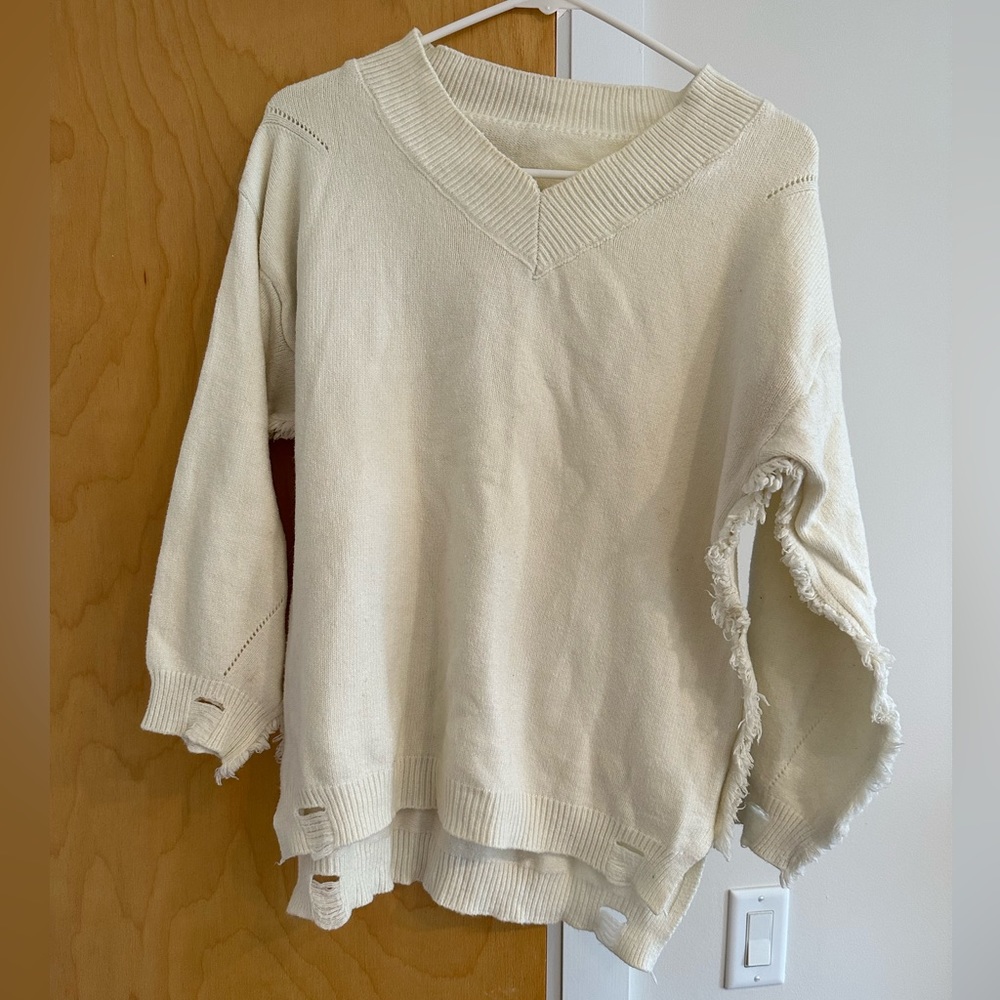 Cozy cute white V neck sweater. Size M/L. Lightly worn